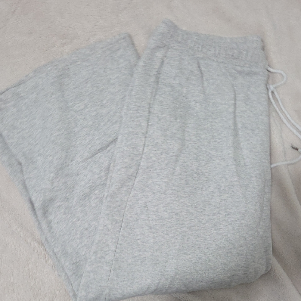 Abercrombie & Fitch Womens Grey Sweats